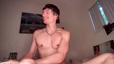 Snapshot of bebexxxdust chatting on October 21, 12:43 pm bebe  dust online show from October 21, 12:43 pm