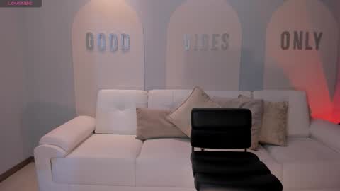 Am Becca online show from March 8, 11:58 am