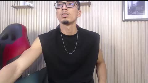 becker2_ online show from November 30, 11:12 pm