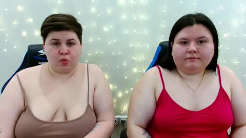 BeckyAndEllen online show from March 1, 11:25 am