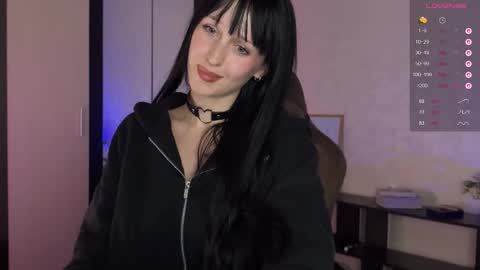 Violet online show from November 6, 4:32 pm