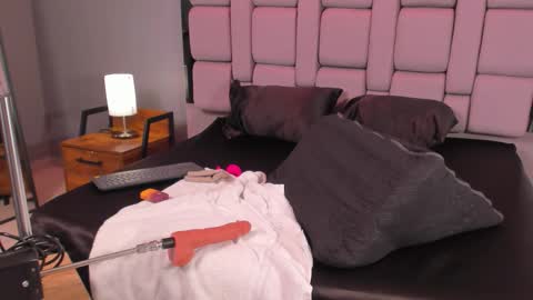 Bella online show from March 26, 4:18 am