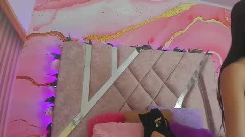 Melanie  online show from March 4, 10:34 am