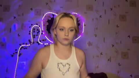 bella_and_alice online show from October 16, 5:23 pm