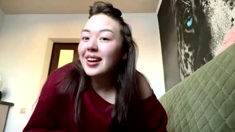 Hanna here Welcome  online show from February 27, 3:32 am