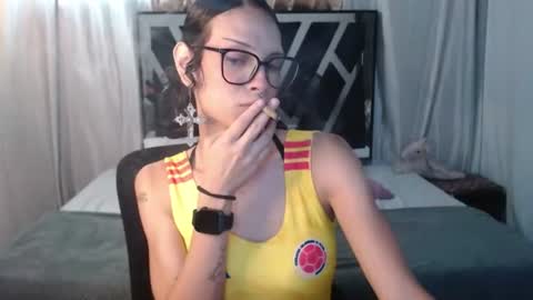 bella_gonvill online show from June 18, 1:11 am