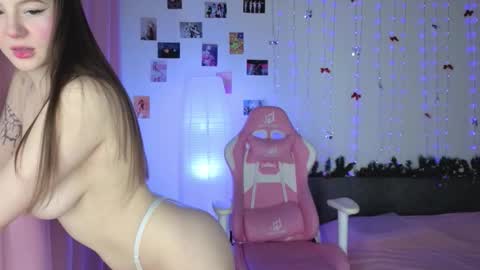 Bella Torress online show from December 23, 5:35 am