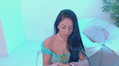 Bella online show from February 24, 9:40 pm