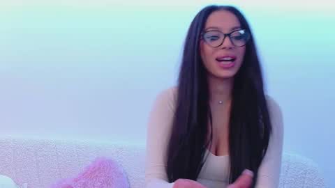 Snapshot of bella_vixen_ chatting on October 20, 7:52 pm Bella online show from October 20, 7:52 pm
