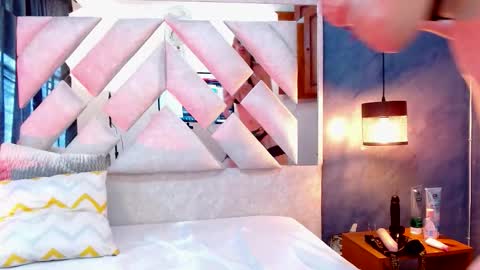 bella_volup online show from January 17, 8:28 pm