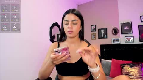 BELLA online show from January 6, 8:24 pm