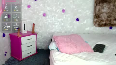 bella_warzon online show from February 25, 8:56 pm