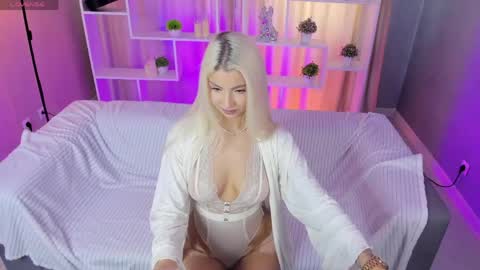 Bella online show from May 12, 8:12 am