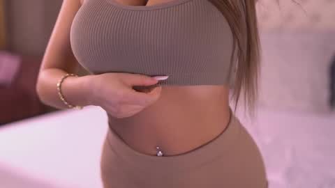 Bella online show from April 2, 6:04 pm