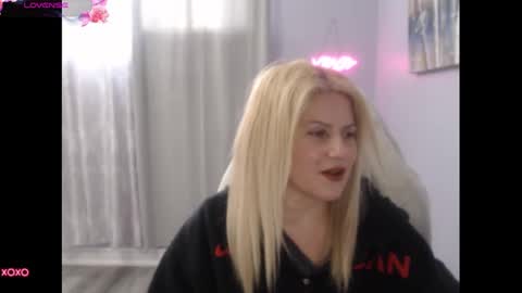 Snapshot of bellastar84 chatting on September 15, 12:28 pm Starr40 online show from September 15, 12:28 pm