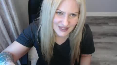 Snapshot of bellastar84 chatting on March 4, 6:50 pm Starr40 online show from March 4, 6:50 pm