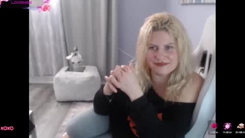 Snapshot of bellastar84 chatting on September 26, 1:30 pm Starr40 online show from September 26, 1:30 pm