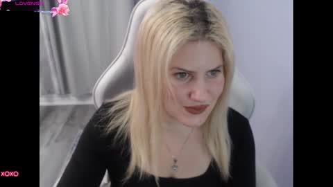 Snapshot of bellastar84 chatting on October 16, 12:27 pm Starr40 online show from October 16, 12:27 pm