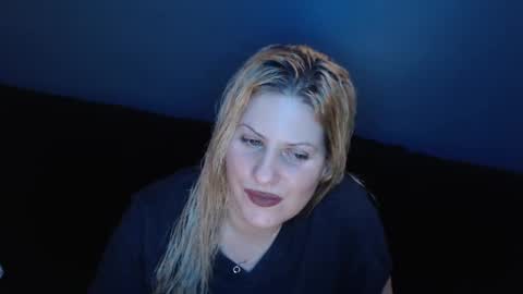 Snapshot of bellastar84 chatting on February 10, 1:44 pm Starr40 online show from February 10, 1:44 pm
