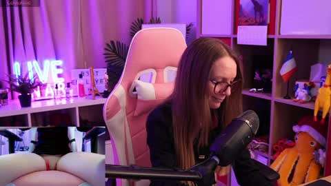 Alice online show from April 21, 6:20 am