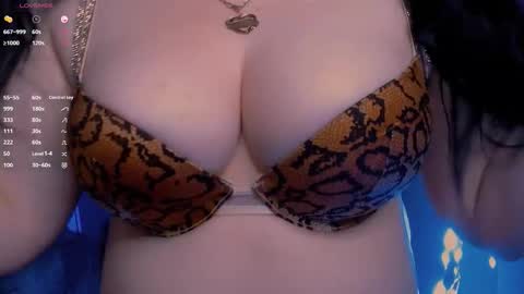 Snapshot of bellelovexx chatting on October 27, 11:27 pm Hello I am kind friendly and cute girl online show from October 27, 11:27 pm