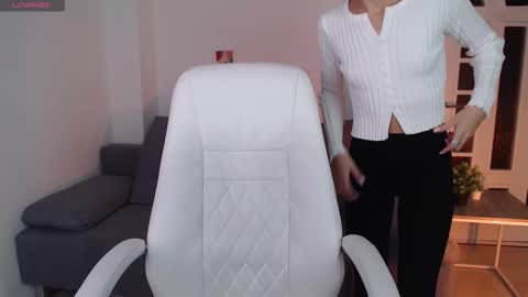 Bella online show from October 15, 1:09 am