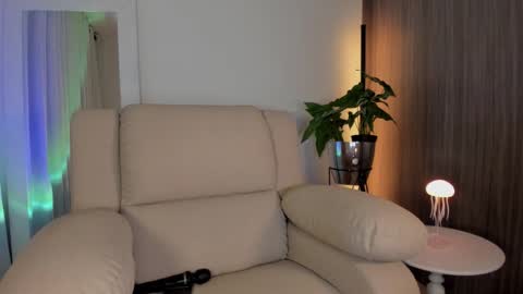  Bella  online show from March 8, 4:16 am