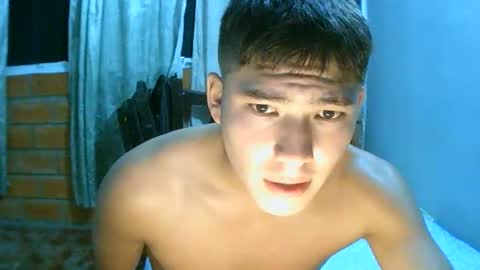 benitocamelas700 online show from May 18, 9:32 pm
