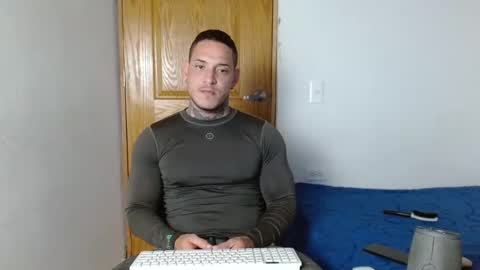 Snapshot of benjamin_isaac chatting on December 7, 12:25 am benjamin_isaac online show from December 7, 12:25 am