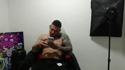 benjamin_isaac online show from June 5, 12:21 pm