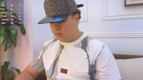 bennett_alejoo online show from April 17, 9:50 pm