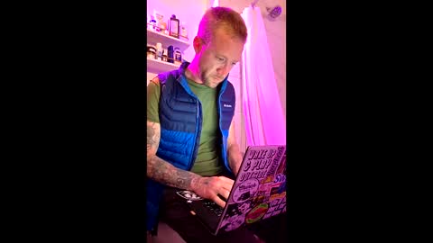 BentOverBlonde online show from March 15, 5:34 am