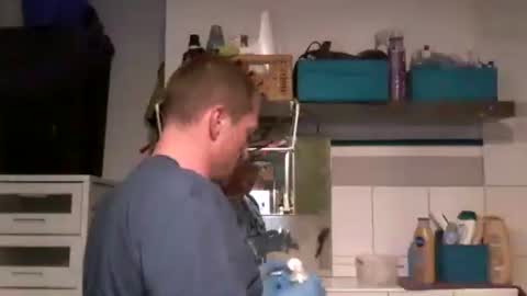 Benutzmich0800 online show from February 11, 11:30 pm