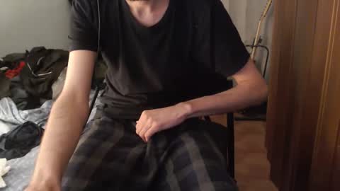 berceuse111 online show from March 17, 11:48 am