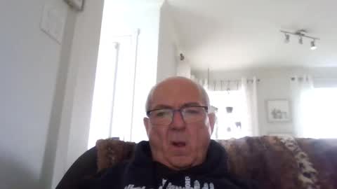 Snapshot of bernard1102 chatting on October 26, 3:55 pm bernard1102 online show from October 26, 3:55 pm