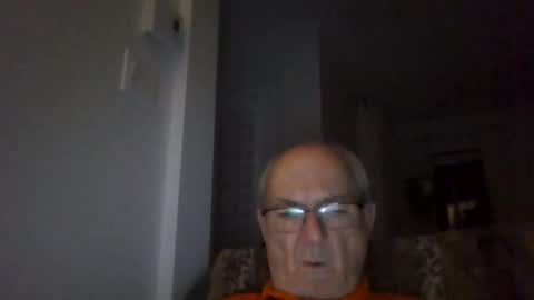 Snapshot of bernard1102 chatting on October 8, 2:19 am bernard1102 online show from October 8, 2:19 am