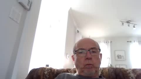 Snapshot of bernard1102 chatting on February 4, 5:12 pm bernard1102 online show from February 4, 5:12 pm