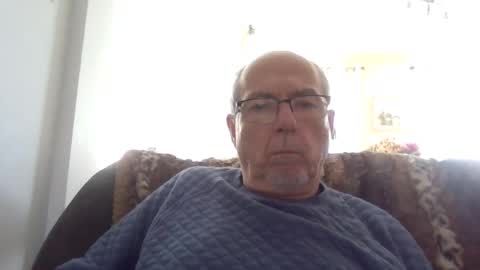 Snapshot of bernard1102 chatting on October 4, 5:55 pm bernard1102 online show from October 4, 5:55 pm