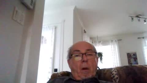 Snapshot of bernard1102 chatting on January 1, 5:33 pm bernard1102 online show from January 1, 5:33 pm