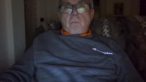 Snapshot of bernard1102 chatting on January 8, 2:57 am bernard1102 online show from January 8, 2:57 am