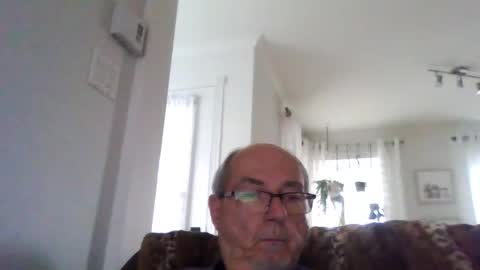 Snapshot of bernard1102 chatting on October 20, 6:57 pm bernard1102 online show from October 20, 6:57 pm