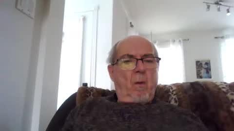 Snapshot of bernard1102 chatting on January 2, 6:12 pm bernard1102 online show from January 2, 6:12 pm