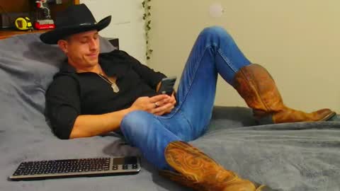 twitter zack1fisher online show from December 19, 3:24 am