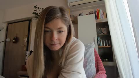 Vicky   online show from January 9, 8:20 am