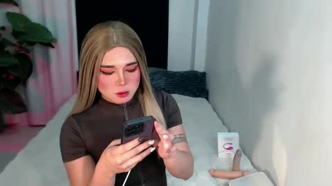 bestgirljulia online show from February 24, 11:13 am