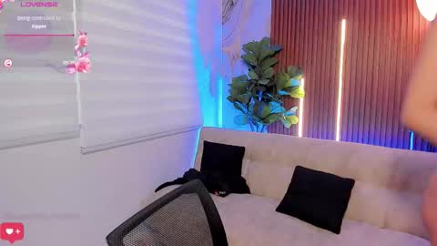 bianca_baldwin01 online show from March 27, 9:38 pm