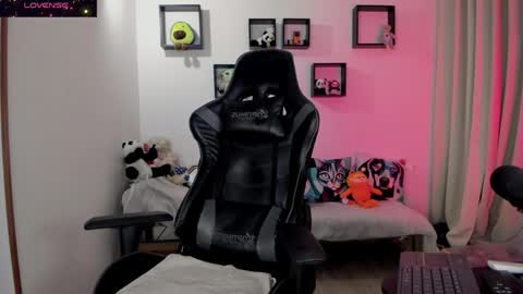 Biancastrong.. IGThebiancastrong online show from April 14, 1:42 am