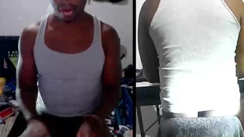 Snapshot of bicepsandfrot chatting on October 26, 10:53 pm BicepsandFrot online show from October 26, 10:53 pm