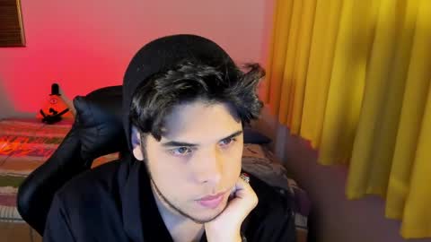 Logan Sprouse online show from April 11, 1:32 am