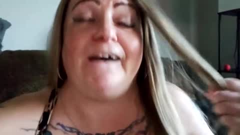 Tiffany online show from March 1, 12:28 am